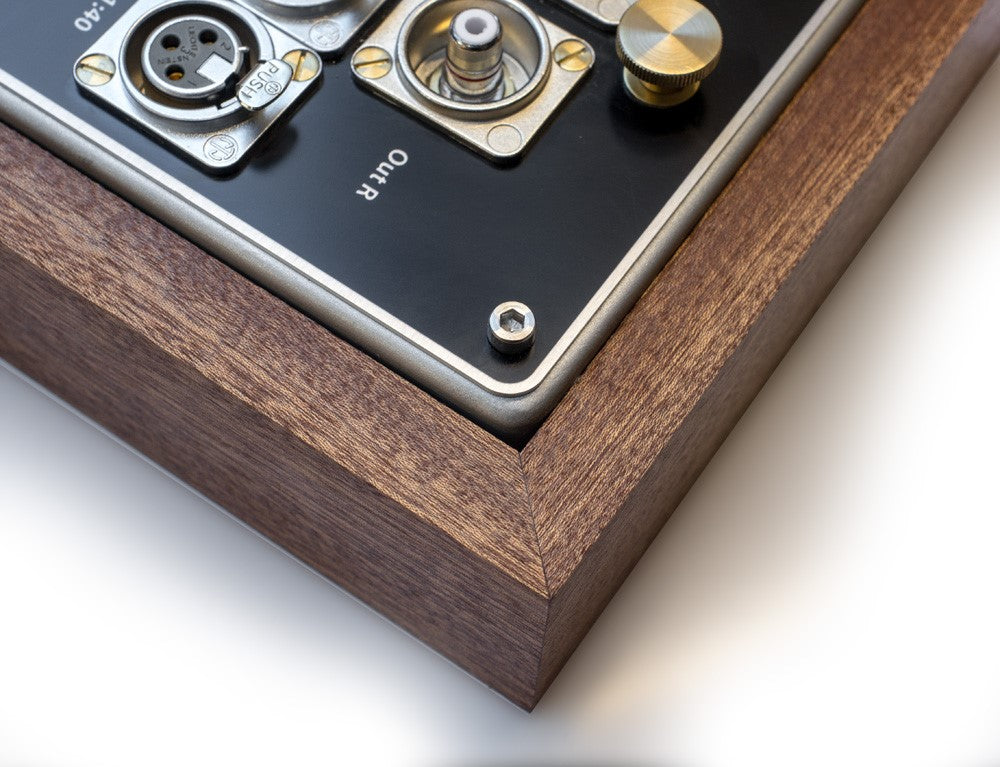 Tona T20/40 – Moving Coil Step-Up Transformer