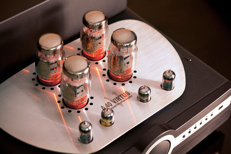 Synthesis Action A40Virtus 40W Integreret Stereo Rørforstærker