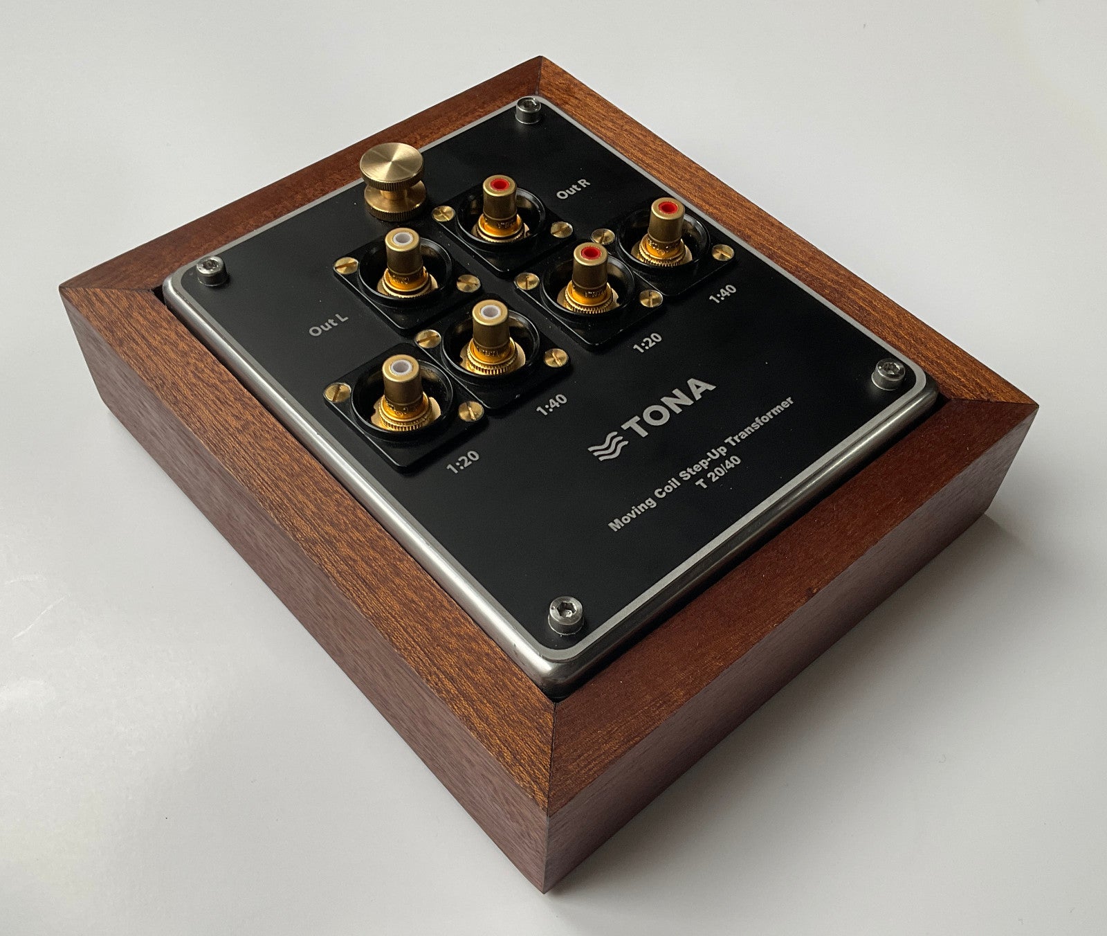 Tona T20/40 – Moving Coil Step-Up Transformer